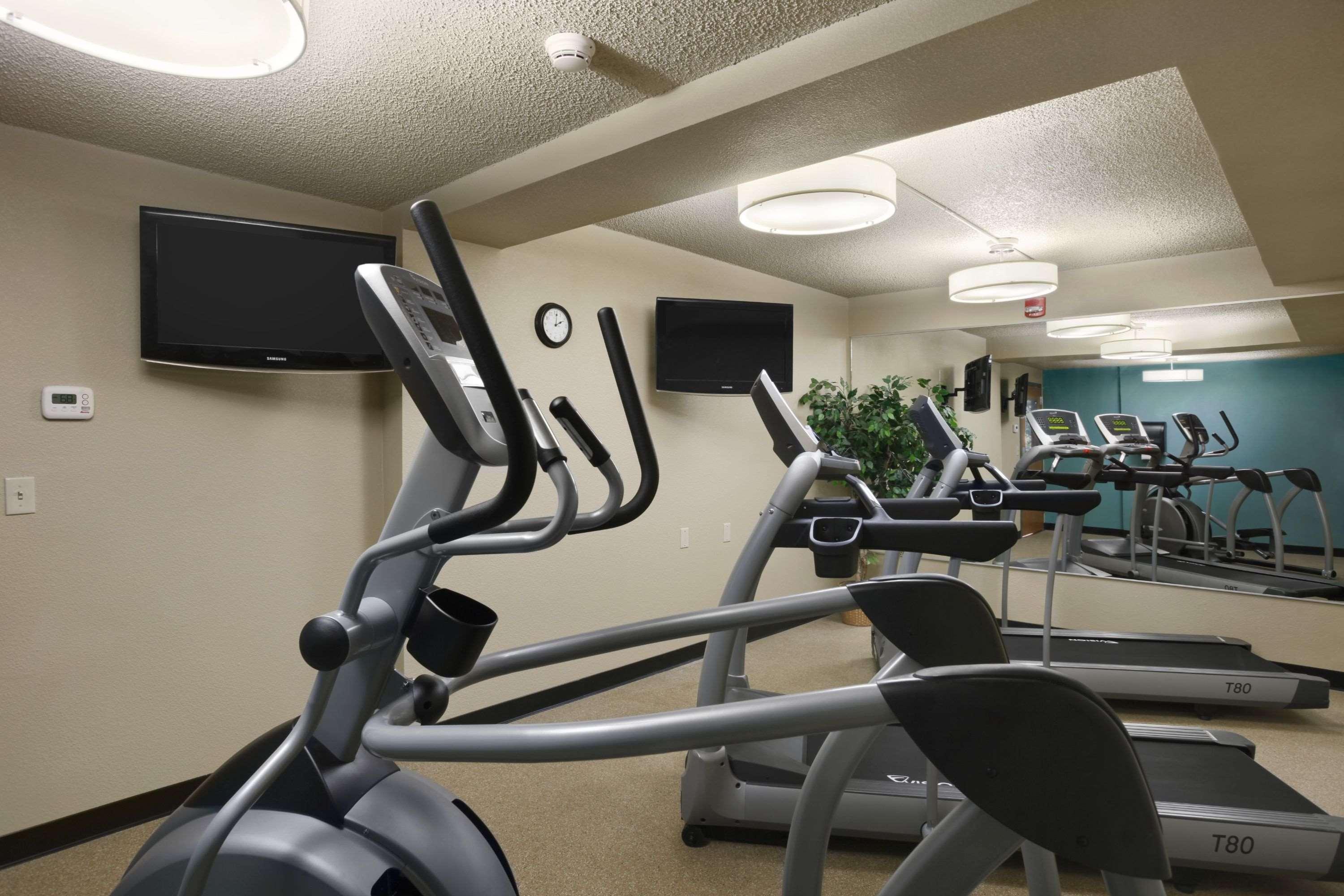 Days Inn By Wyndham Helena Bagian luar foto